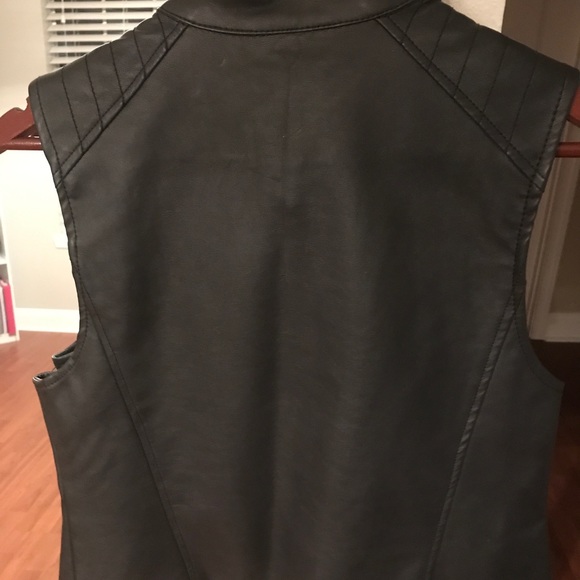 black leather vest - Picture 2 of 3